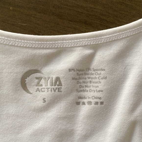 Zyia crop tank - Picture 2 of 4